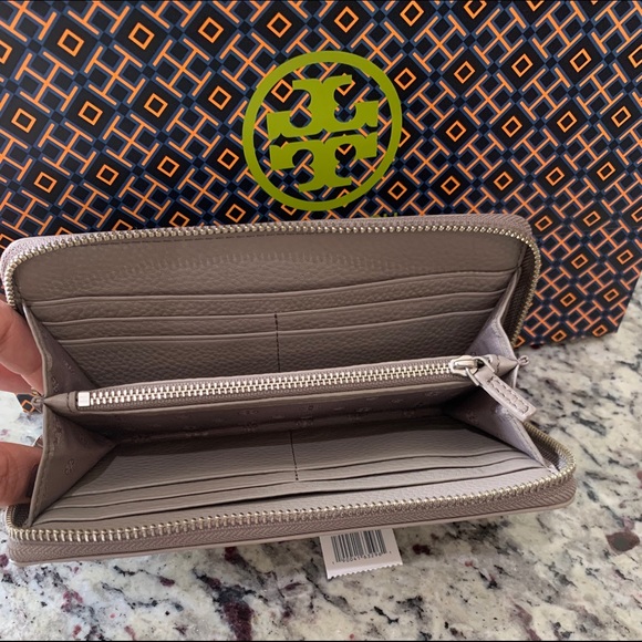 NWT Authentic Tory Burch Britten Gray Wallet - Picture 6 of 8